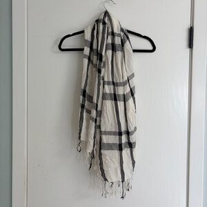 Elegant Black and White Plaid Scarf